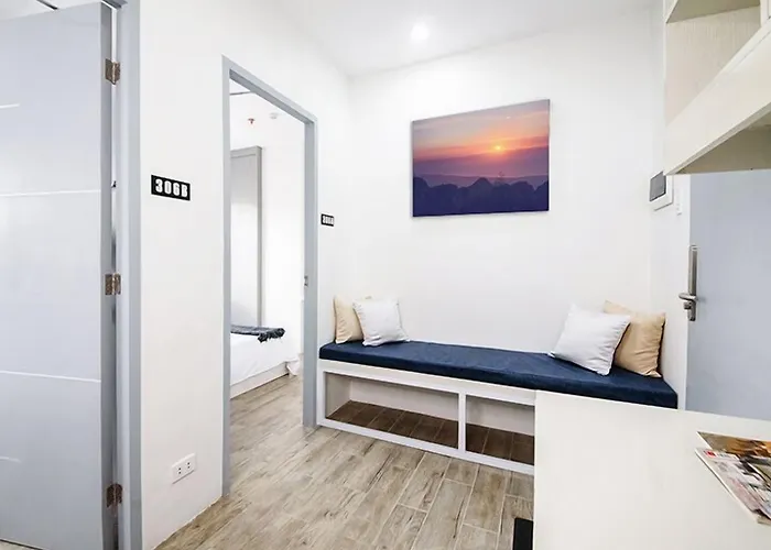 1075 Dormitel Hotel